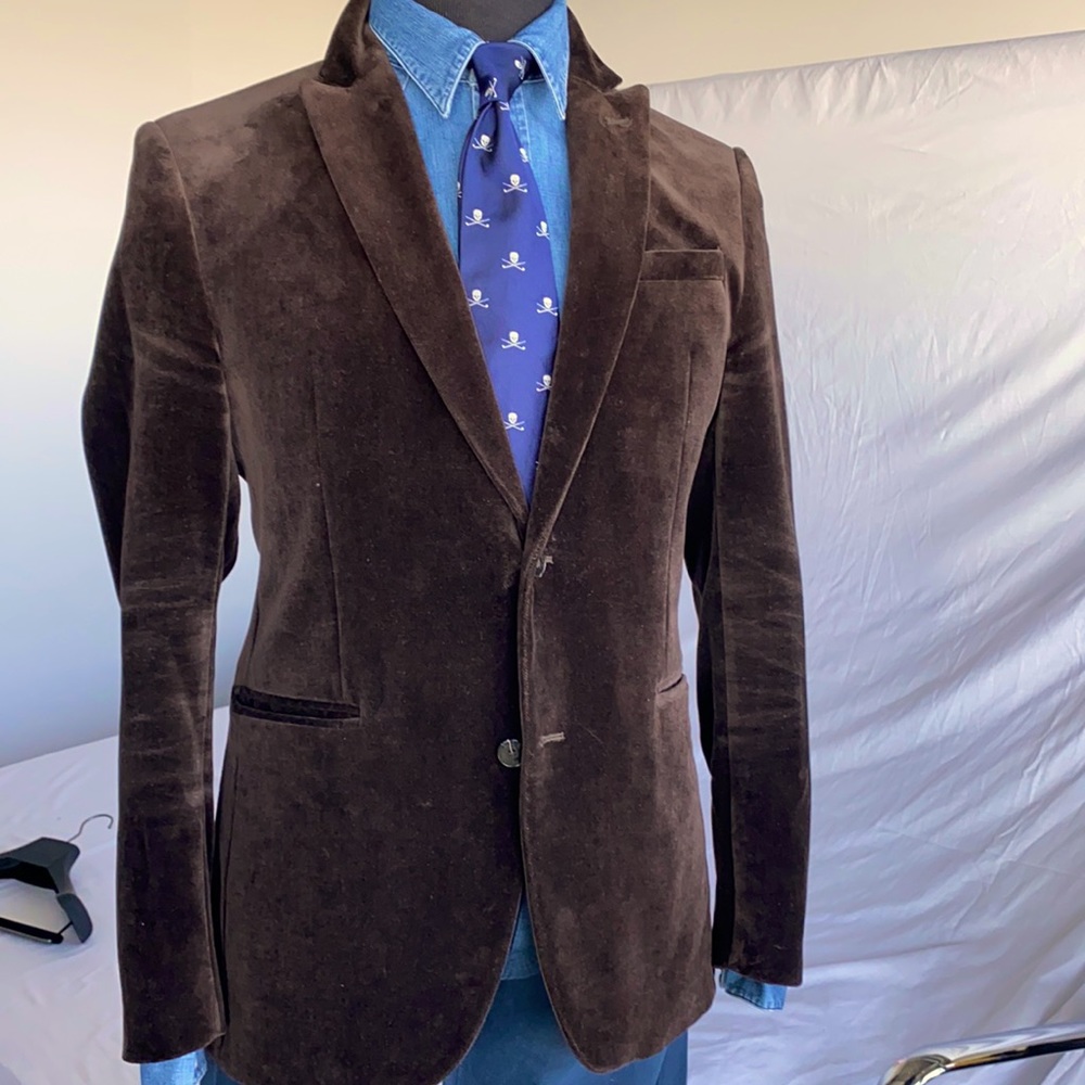 Peak Slim Lapel Velvet Blazer 40R